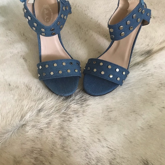 Huge Savings!!!Pure Sizzle!Denim heels NeverWorn - Picture 3 of 5
